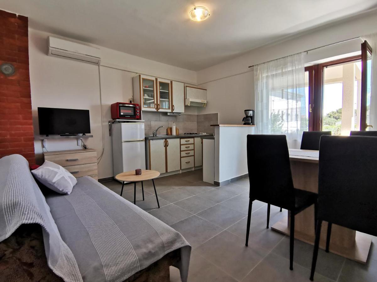 Apartment Hramina Murter Eksteriør bilde
