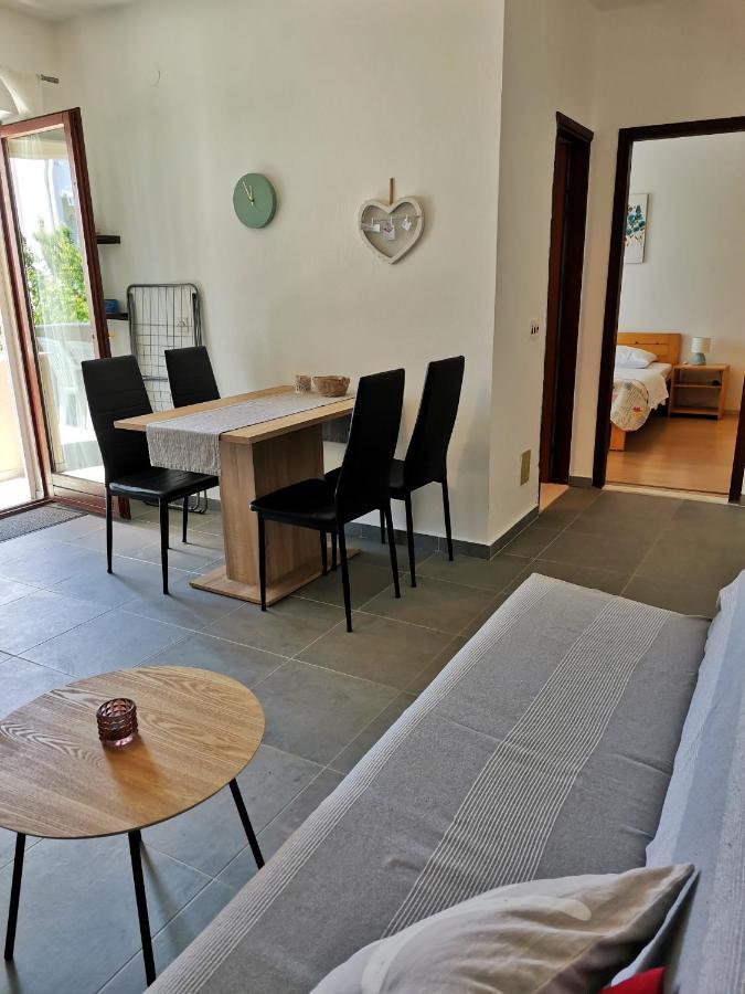 Apartment Hramina Murter Eksteriør bilde